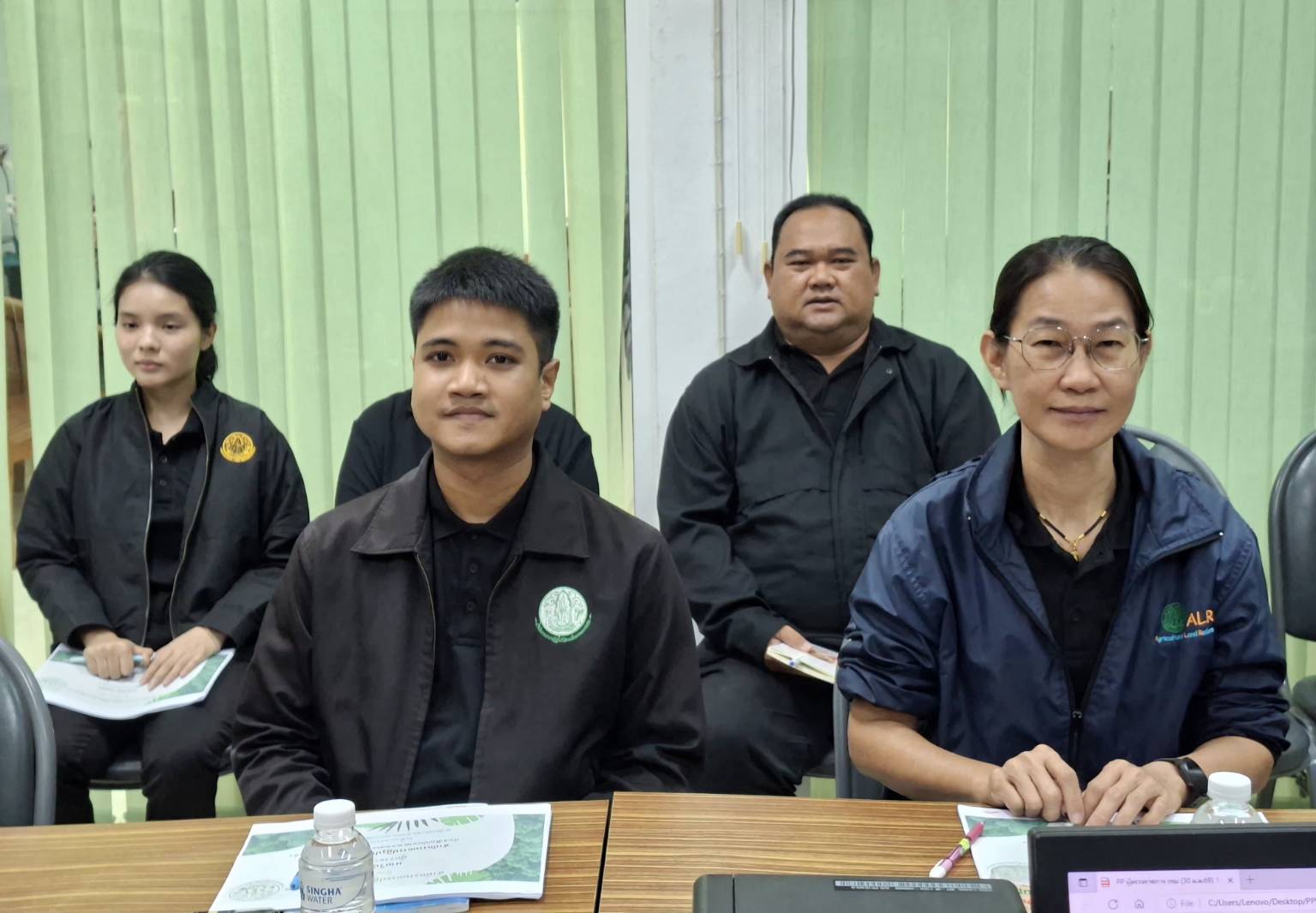 title - ผู้ตรวจราชการ ส.ป.ก. ประชุมตรวจราชการและติดตามความก้าวหน้าผลการดำเนินงานตามแผนการตรวจราชการของผู้ตรวจราชการสำนักงานการปฏิรูปที่ดินเพื่อเกษตรกรรม ประจำปีงบประมาณ พ.ศ. 2569 รอบที่ 1 เขตตรวจราชการที่ 9 จังหวัดตราด